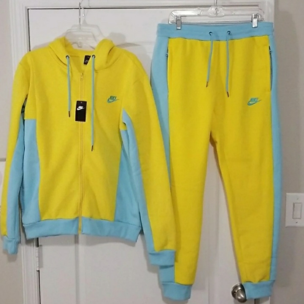 Nike tech sweatsuit Size Medium
